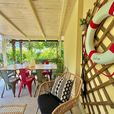 Welcome Traveller Laurence Garden Apartments